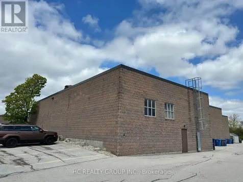 504 Iroquois Shore Road Oakville (qe Queen Elizabeth) ON L6H 3K4