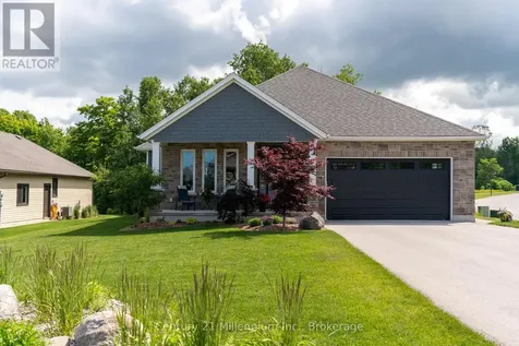 401 Algoma Crescent Georgian Bluffs ON N0H 1S0