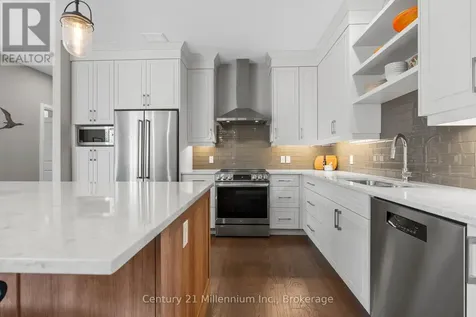 401 Algoma Crescent Georgian Bluffs ON N0H 1S0