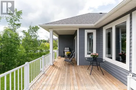 401 Algoma Crescent Georgian Bluffs ON N0H 1S0