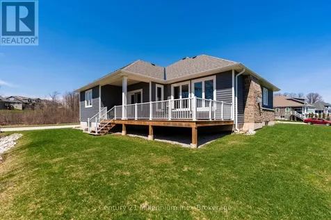 401 Algoma Crescent Georgian Bluffs ON N0H 1S0