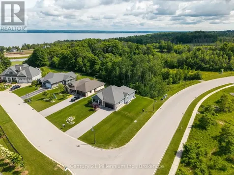 401 Algoma Crescent Georgian Bluffs ON N0H 1S0