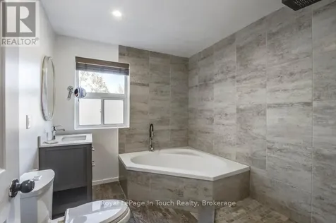 142 Duck Bay Road Tay ON L0K 2C0