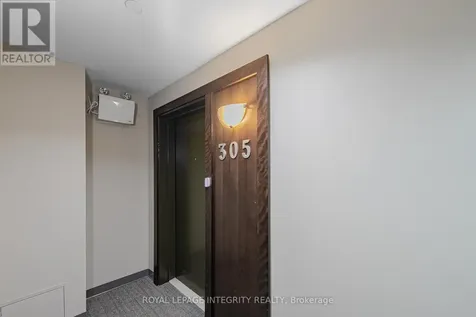 301 Bayrose Drive Ottawa ON K2J 5W3
