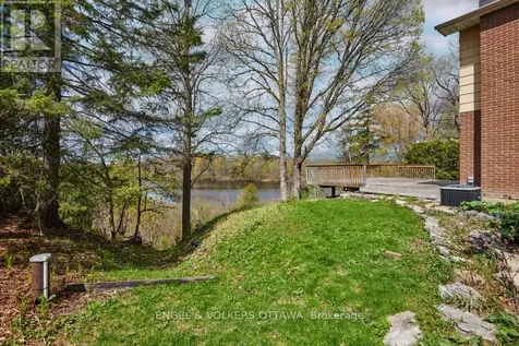 1477 Jarvis Drive Ottawa ON K1V 1H1