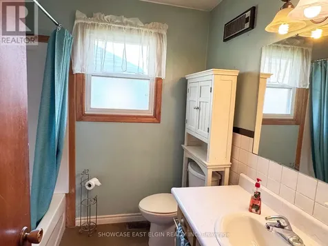 21 Clarence Street Aylmer ON N5H 1T6