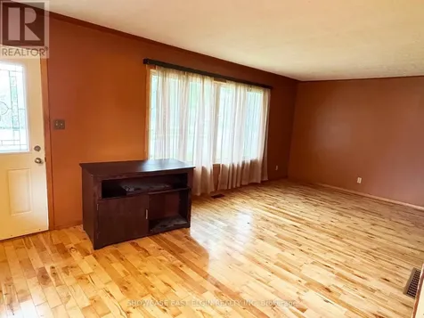 21 Clarence Street Aylmer ON N5H 1T6