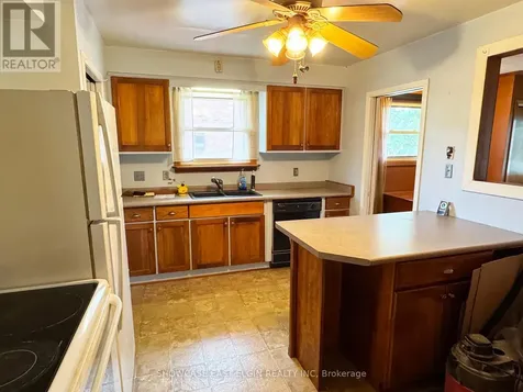 21 Clarence Street Aylmer ON N5H 1T6