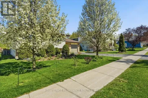 82 West Mary Street Prince Edward County (picton Ward) ON K0K 2T0