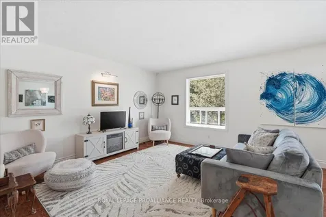 82 West Mary Street Prince Edward County (picton Ward) ON K0K 2T0