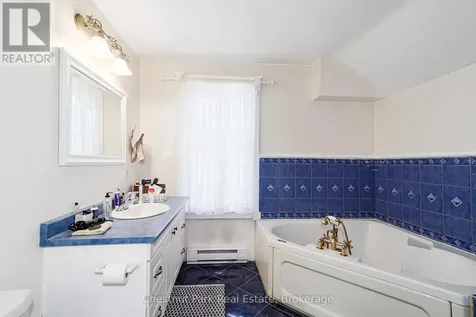 537 Ste Marie Street Collingwood ON L9Y 3L2