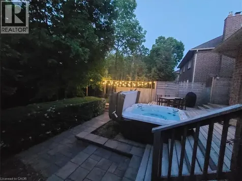 1277 Old Bridle Path Oakville ON L6M 1A3