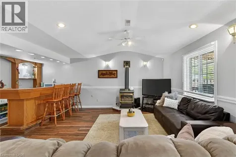6 Glenhollow Drive Stoney Creek ON L8J 3R8