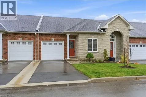9 Manitoulin Trail Glanbrook ON L9B 2X8