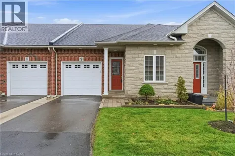 9 Manitoulin Trail Glanbrook ON L9B 2X8