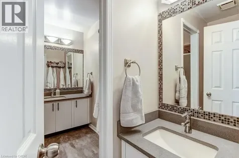 4 Edgewater Drive Stoney Creek ON L8E 4Z3