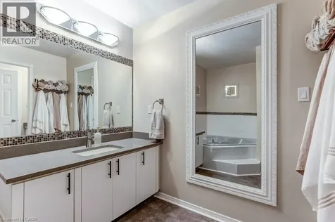 4 Edgewater Drive Stoney Creek ON L8E 4Z3