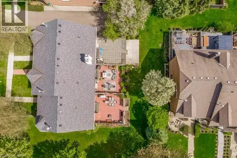 4 Edgewater Drive Stoney Creek ON L8E 4Z3