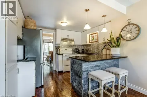 4 Edgewater Drive Stoney Creek ON L8E 4Z3