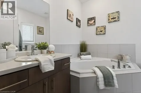 5064 Connor Drive Beamsville ON L3J 0S1
