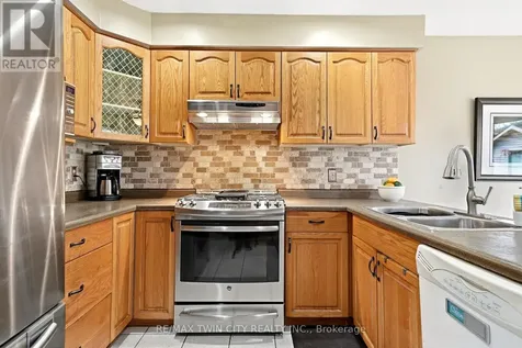 44 Blackfriar Lane Brantford ON N3R 7L3