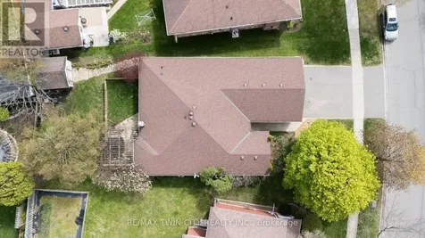 44 Blackfriar Lane Brantford ON N3R 7L3