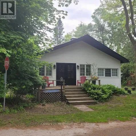 19 Hastings Avenue Tiny ON L0L 1P0