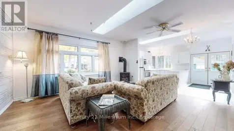 19 Hastings Avenue Tiny ON L0L 1P0
