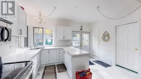 19 Hastings Avenue Tiny ON L0L 1P0