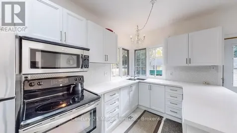 19 Hastings Avenue Tiny ON L0L 1P0