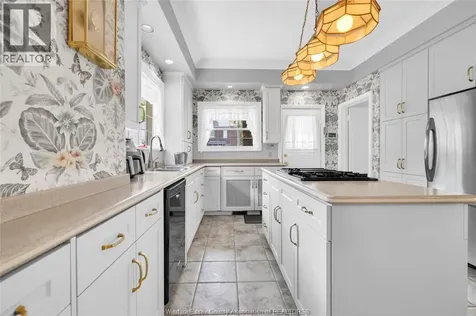 1505 Victoria Avenue Windsor ON N8X 1P4
