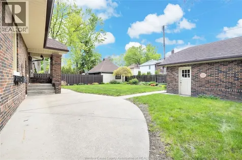 1505 Victoria Avenue Windsor ON N8X 1P4