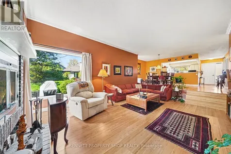 12 Laurel Valley Court Ottawa ON K2S 1B9