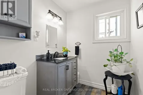 6 Lucy Street Penetanguishene ON L9M 1K7
