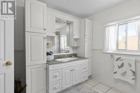 6 Lucy Street Penetanguishene ON L9M 1K7