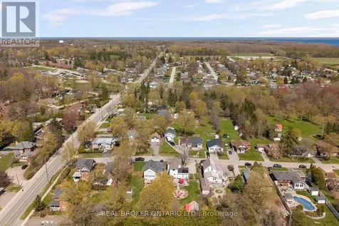 6 Lucy Street Penetanguishene ON L9M 1K7