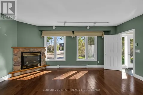 49 Lakeshore Road East Oro-medonte ON L0L 2E0