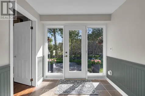 49 Lakeshore Road East Oro-medonte ON L0L 2E0