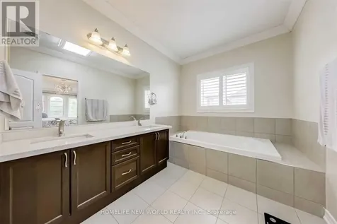 48 Roy Harper Avenue Aurora ON L4G 0V4