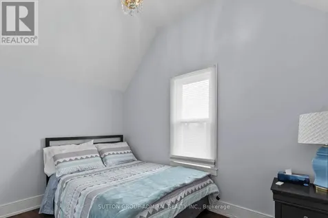 8 South Street West Orillia ON L3V 3S9