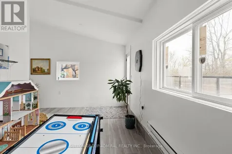 8 South Street West Orillia ON L3V 3S9
