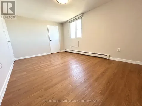 10 Overlea Drive Kitchener ON N2M 5B8