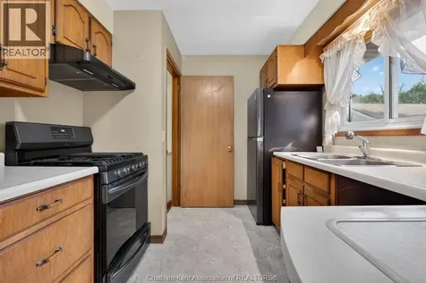 35 Peter Street Chatham ON N7M 5B2