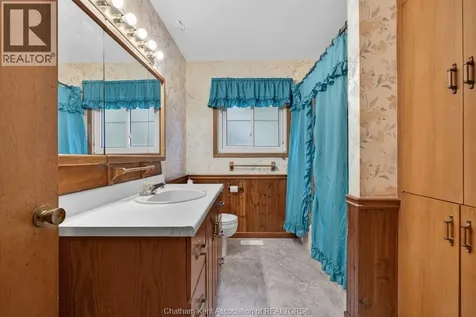 35 Peter Street Chatham ON N7M 5B2