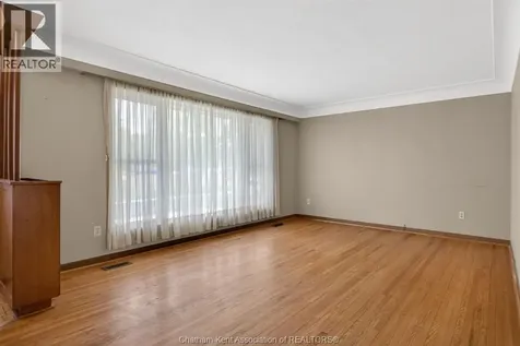 35 Peter Street Chatham ON N7M 5B2