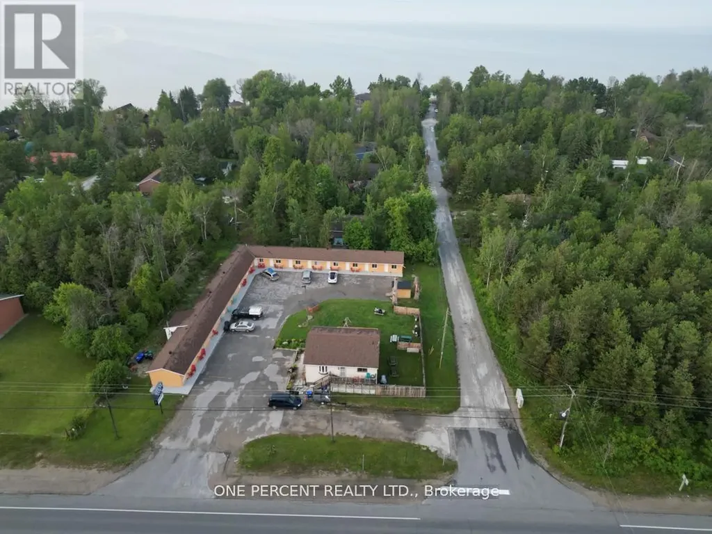 9448 Beachwood Road Collingwood ON L9Y 0X2