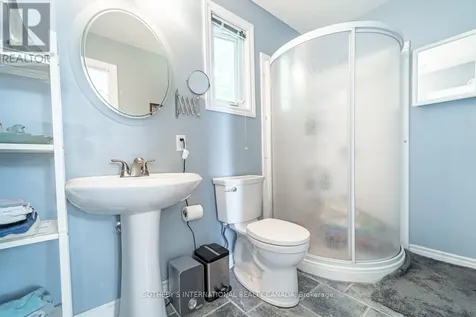 1 & 2 Ivy Lane Orillia ON L3V 6H1