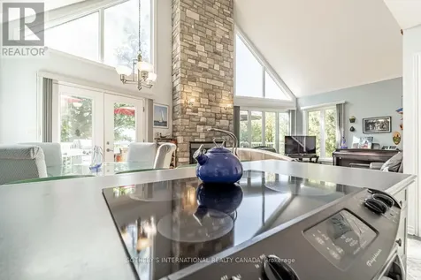 1 & 2 Ivy Lane Orillia ON L3V 6H1