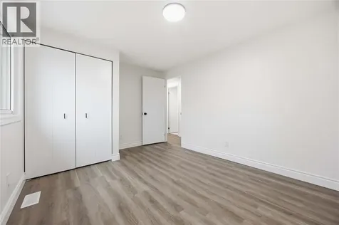 1516 Henley Crescent Sarnia ON N7S 5Z8