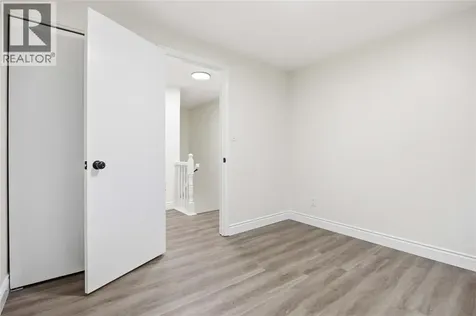 1516 Henley Crescent Sarnia ON N7S 5Z8
